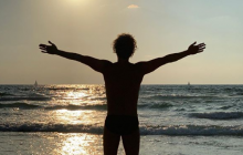 Муж Пугачевой взорвал Instagram "голым" фото