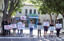 В Одесі активісти біля суду вимагають заарештувати затриманого за спробу вбивства своєї дружини чоловіка (фото)