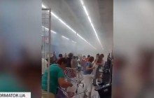 Весь зал в дыму: в киевском "Ашане" загорелась печь (видео)