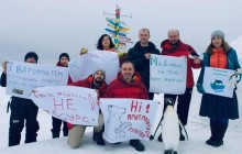 В Антарктиде украинцы впервые в истории провели марш за права животных (фото)