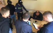 В Днепре разоблачили банду псевдоправоохранителей, которые занимались разбоем и вымогательством денег