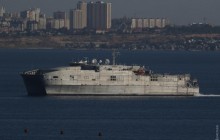 Новейший десантный катамаран ВМС США USNS Yuma зашел в Одесский порт (фото)