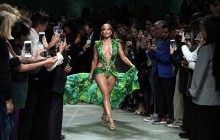 Як 19 років тому: Дженніфер Лопес стала зіркою показу колекції Versace (фото)