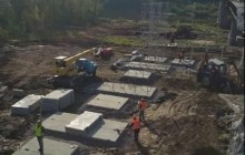 У Станиці Луганській триває укладання плит фундаменту для тимчасового мосту (фото)