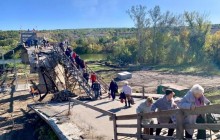 "Люди щодня ризикують здоров'ям і життям": в РНБО показали свіжі фото зруйнованого мосту у Станиці Луганській