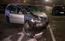 "Підлетіли на метр вгору": у Києві п'яний водій Volkswagen під час дрифту збив двох людей і протаранив три автомобілі (фото)