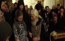 В сети появилось видео, как священник РПЦ изгоняет "компьютерного беса и князя тьмы Эйфона"