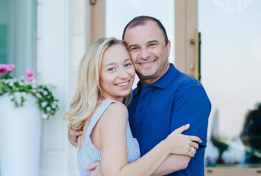 Павлик спел во Львове, одолжив микрофон и гитару у уличного музыканта (видео)