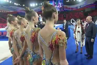 Путин в день обмена пленными любовался гимнастками (фото, видео)