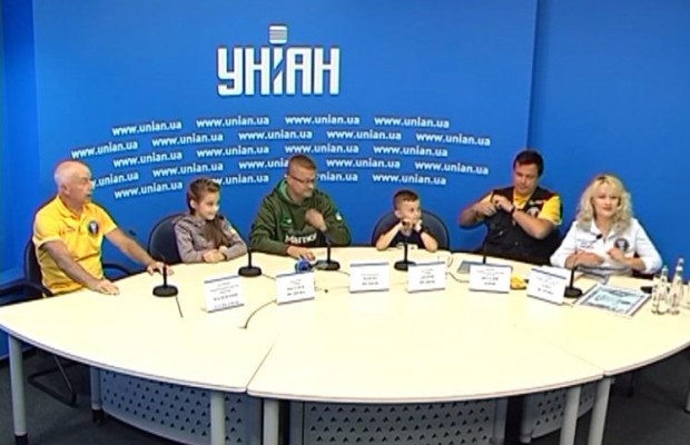 Національний рекорд: українець з дітьми здійснив навколосвітню подорож за 88 днів