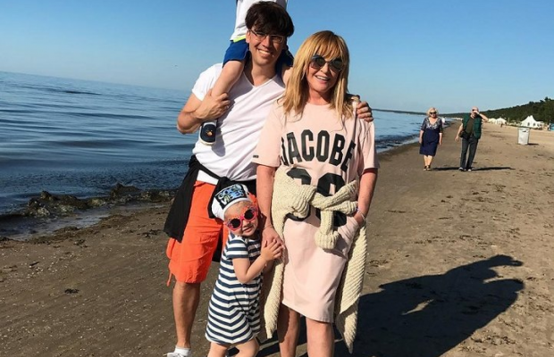 У мережу "злили" пляжне фото Алли Пугачової з родиною