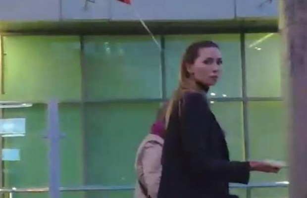 Дочь Заворотнюк навестила актрису в больнице, в ее руках был шарик с важными словами (видео)
