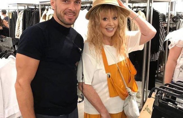 Алла Пугачова з'явилася у зухвалому вбранні (фото)