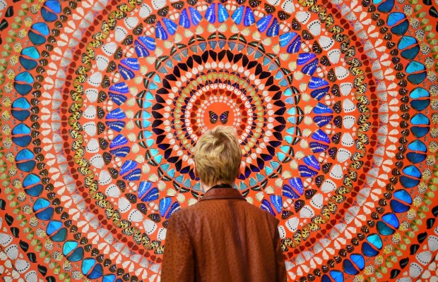 В лондонском Белом кубе появились загадочные круги самого богатого художника мира (фоторепортаж)