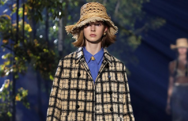 Тиждень моди: дизайнер Dior показала колекцію із "рослинними мотивами" (фото, відео)