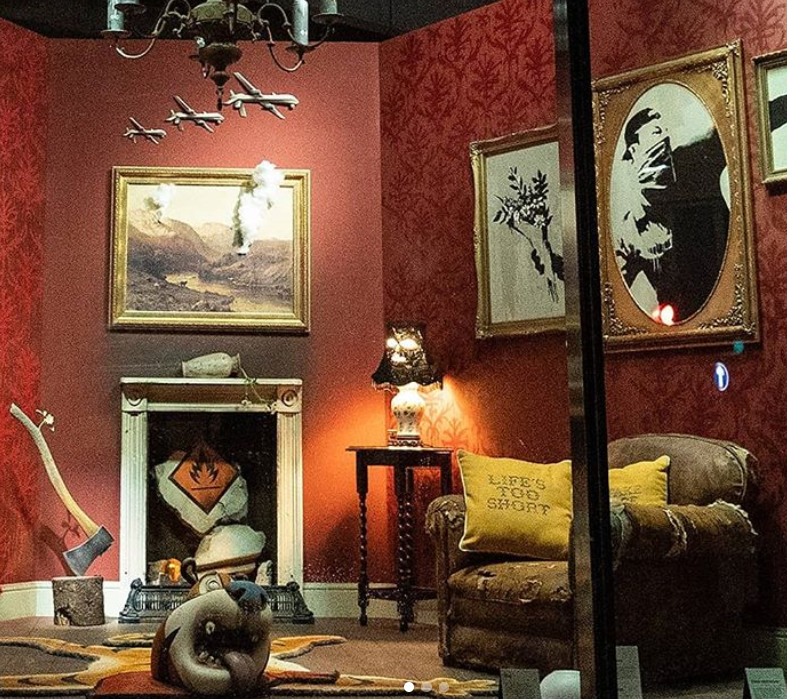 Бэнкси открыл в Лондоне "магазин" / Banksy