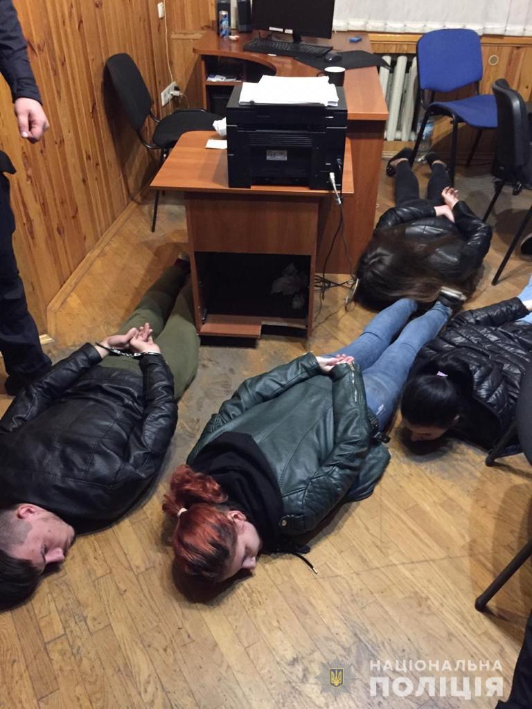 Організаторами виявилися жінка під конспіративним ім'ям "Рената" і її співмешканець / фото kv.npu.gov.ua Організаторами виявилися жінка під конспіративним ім'ям "Рената" і її співмешканець / фото kv.npu.gov.ua