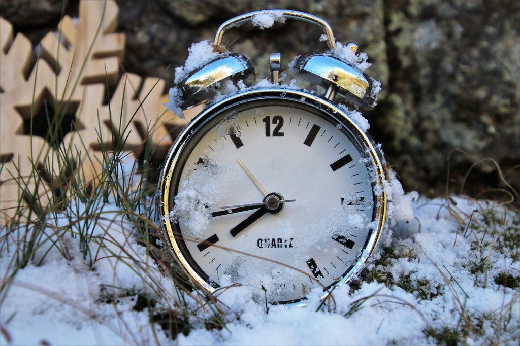 Перевод часов в Украине 2022 / фото pixabay