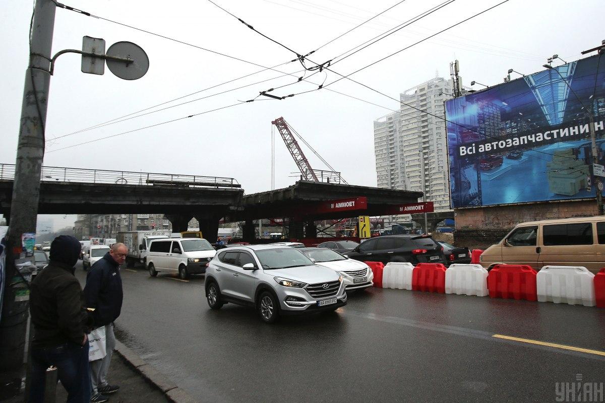 Реконструкція Шулявського мосту триває / фото УНІАН Реконструкція Шулявського мосту триває / фото УНІАН
