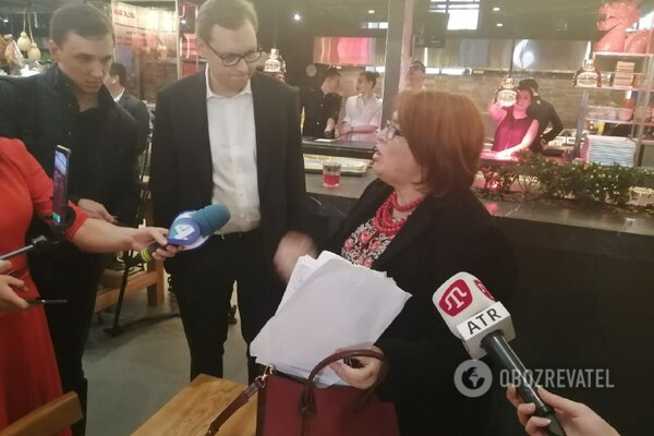 Жінка прийшла на прес-марафон / фото Оглядач