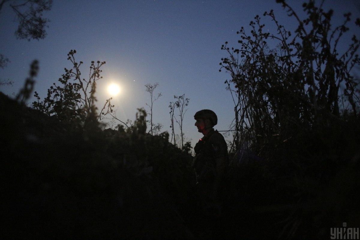 Українські військові відбили ворожий штурм у напрямку Золотого / фото УНІАН