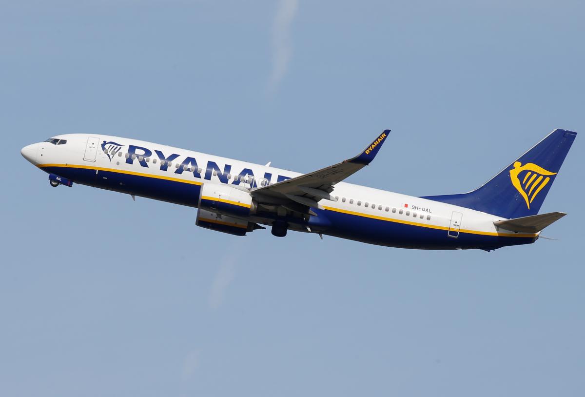 В среднем Ryanair совершал в 2021 году 1 321 рейс в день / Иллюстрация REUTERS