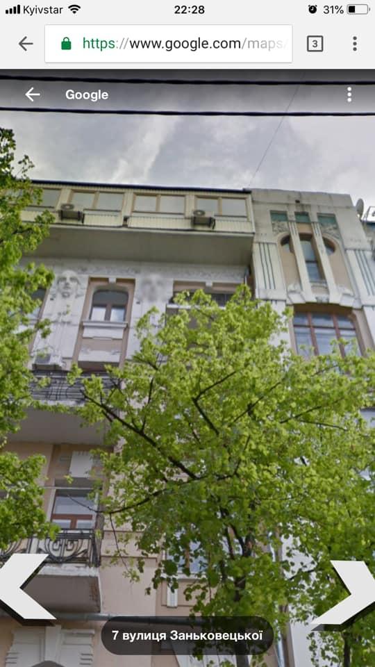 В Киеве нашли еще один 'курятник' на крыше исторического здания (фото) В Киеве нашли еще один 'курятник' на крыше исторического здания (фото)