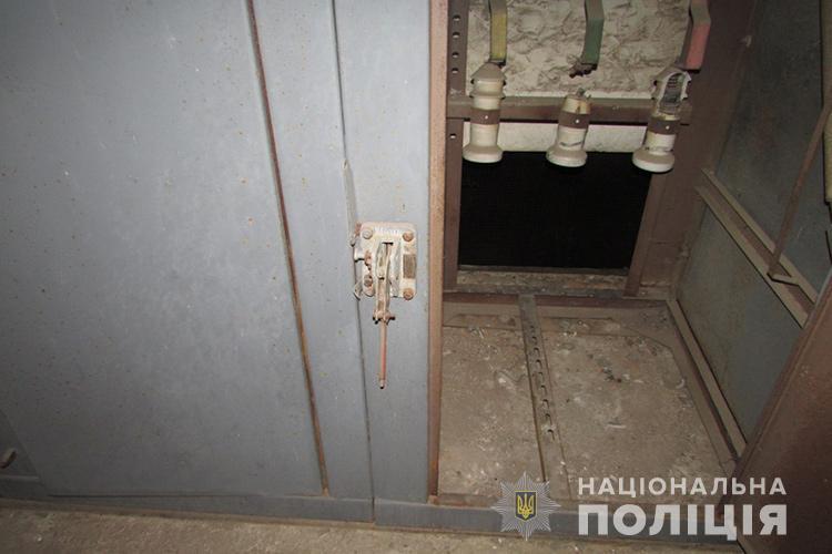 Правоохранители выясняют, почему помещение с опасным оборудованием было открыто / фото ГУ НП в Тернопольской области Правоохранители выясняют, почему помещение с опасным оборудованием было открыто / фото ГУ НП в Тернопольской области