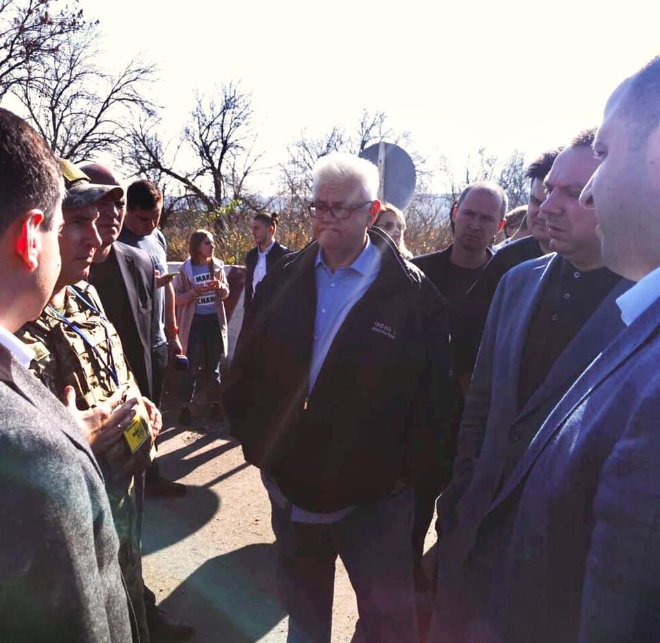 Члени делегації протягом п'яти днів спілкуватимуться із мешканцями Донбасу / facebook.com/sivokho Члени делегації протягом п'яти днів спілкуватимуться із мешканцями Донбасу / facebook.com/sivokho