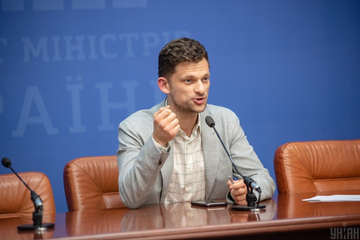 Дмитро Дубілет хоче ввести новий захист нотаріусів від рейдерства / фото УНІАН Дмитро Дубілет хоче ввести новий захист нотаріусів від рейдерства / фото УНІАН