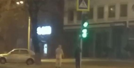 Чоловік не соромився своєї наготи / Скріншот