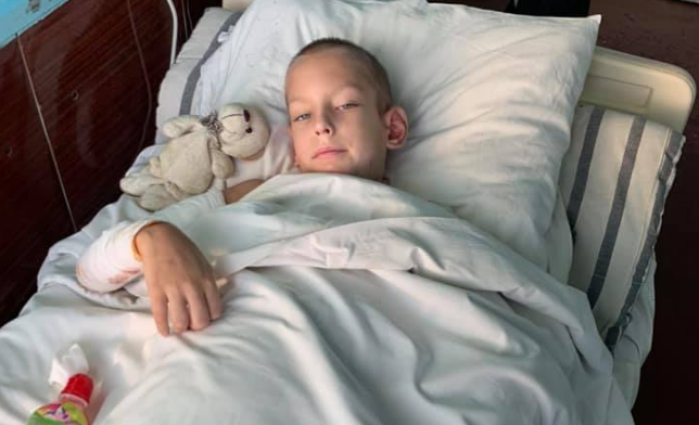 Через відсутність шкіри на обпалених ділянках йому доводиться постійно приймати антибіотики / facebook Олександра Сова-Тимощенкова