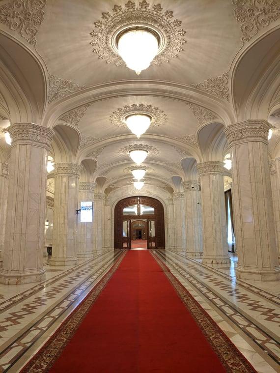 Внутри Дворца парламента - Бухарест / Фото Евгений Матюшенко