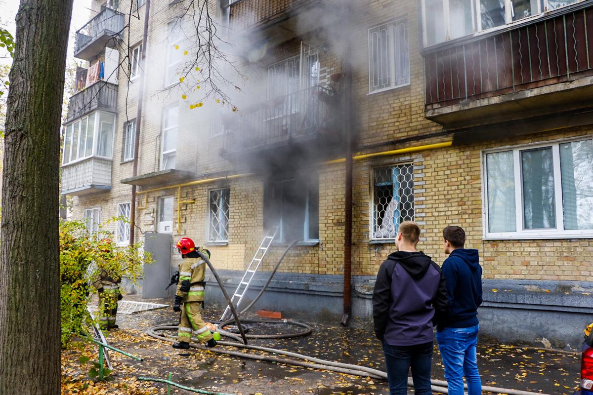 В сгоревшей квартире проживал 73-летний мужчина со своим сыном, невесткой и внучкой / kiev.informator.ua