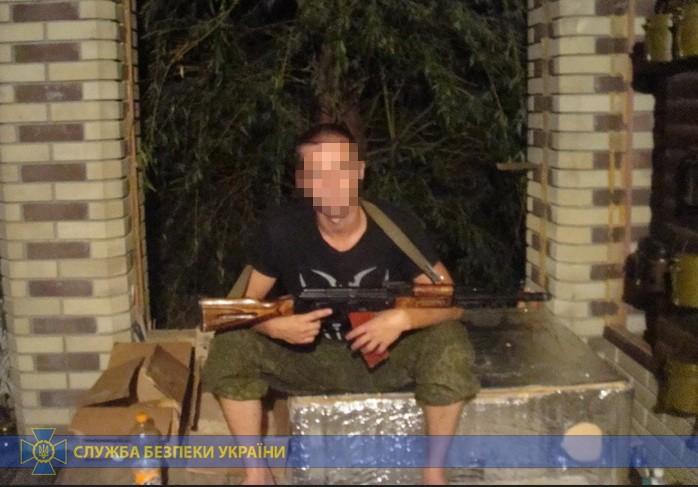 Чоловік приєднався до бойовиків у 2015 році / прес-служба СБУ Чоловік приєднався до бойовиків у 2015 році / прес-служба СБУ