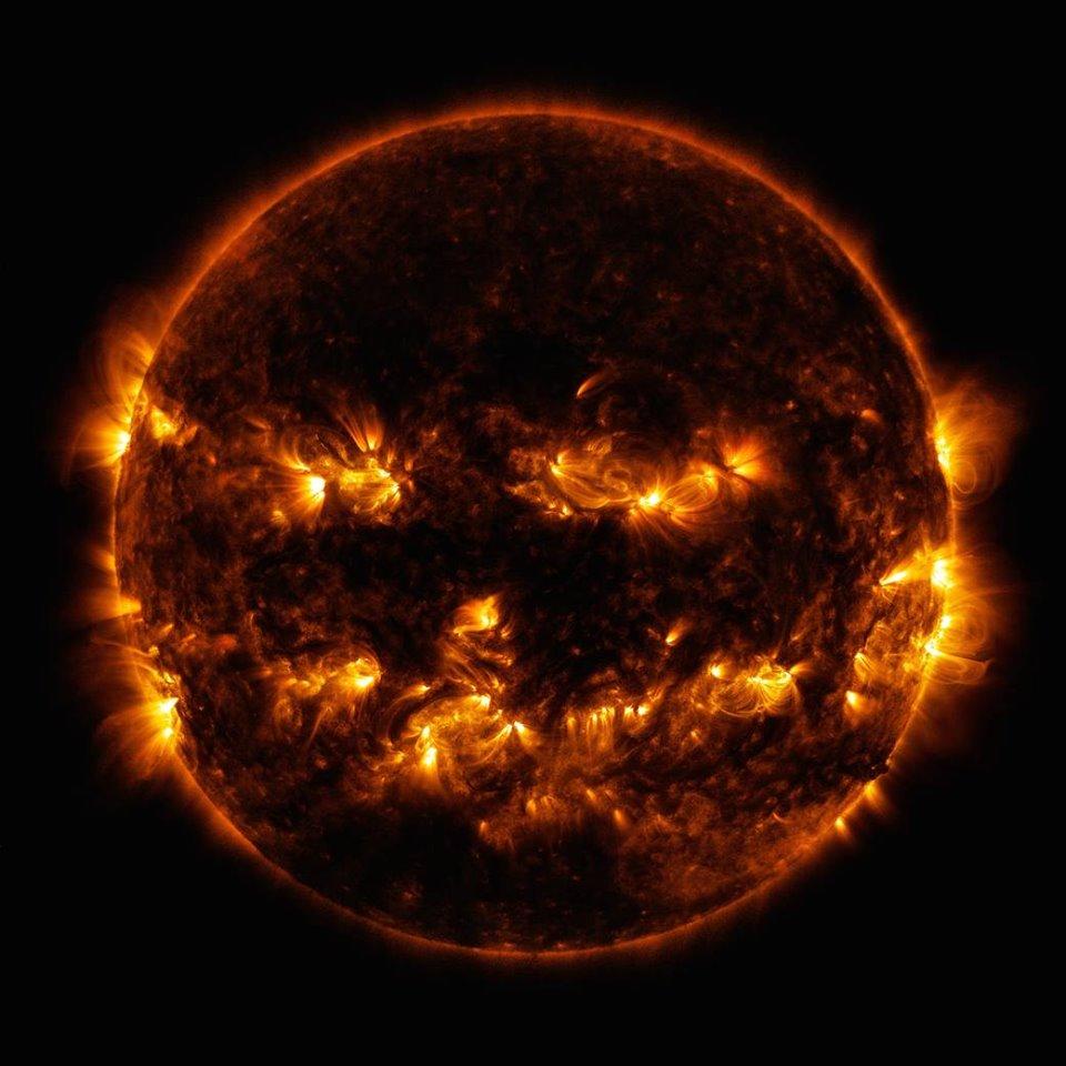 NASA опубликовало изображение Солнца / фото facebook.com/NASASunScience/ NASA опубликовало изображение Солнца / фото facebook.com/NASASunScience/