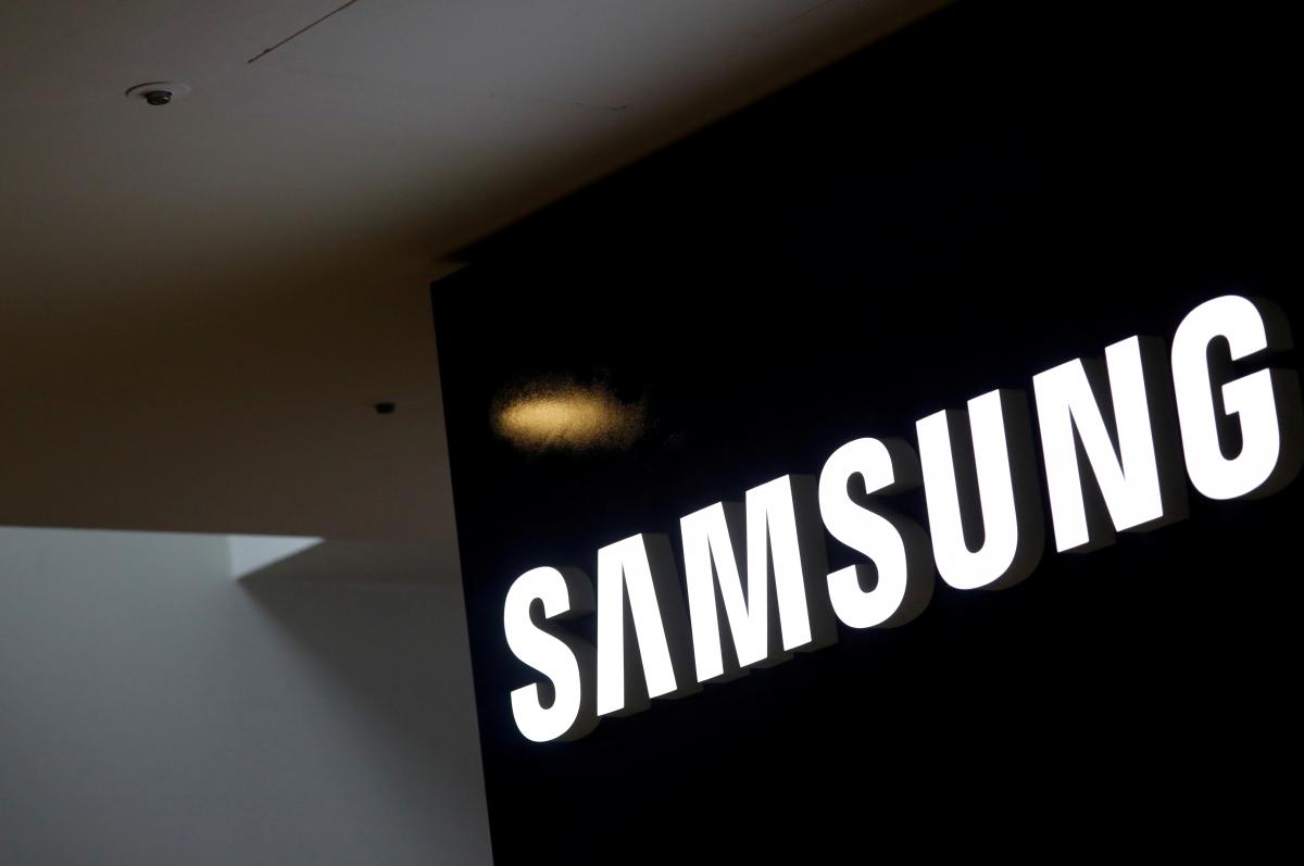 Samsung является ведущим продавцом смартфонов в России / фото REUTERS