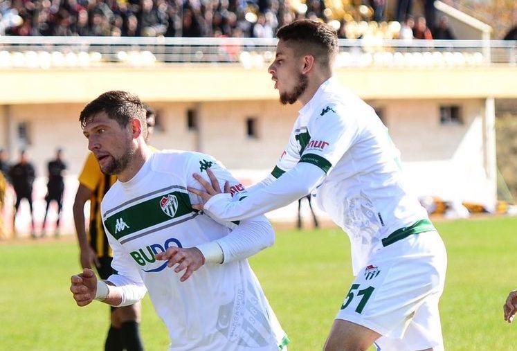 Евгений Селезнев забил с пенальти / фото: twitter.com/bursasporsk Евгений Селезнев забил с пенальти / фото: twitter.com/bursasporsk