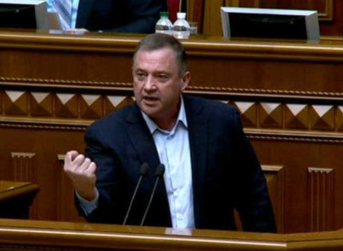 Дубневич відзначився непристойним жестом в Раді / Скріншот