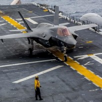 Истребители F-35 позволят американцам превратить свои новые УДК в авианосцы