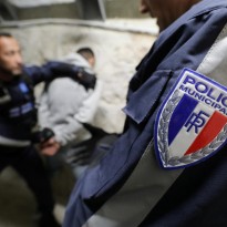 Во Франции задержали грузовик с 30 мигрантами, среди которых - дети