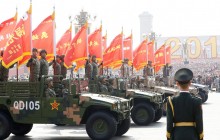 Пекін вперше продемонстрував кілька новітніх видів зброї в ході масштабного військового параду (фоторепортаж)