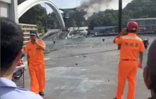 На Тайвані автомобільний міст обвалився на рибальські човни (фото, відео)