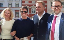 "Красивый город и хорошие люди": Том Круз прилетел во Львов и уже поделился впечатлениями (видео, фоторепортаж)