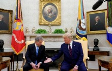 Трамп ляснув по коліну президента Фінляндії: йому це не дуже сподобалося (відео)