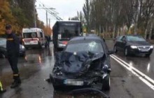 В Запоріжжі підліток за кермом легковика влаштував страшну аварію: одна людина загинула, четверо в лікарні