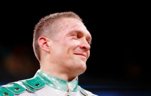 "Всіх люблю і обіймаю": Усик записав звернення до своїх фанатів (відео)