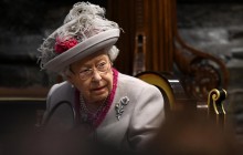 Музей мадам Тюссо прибрав фігури Меган Маркл і принца Гаррі від фігури королеви Єлизавети II