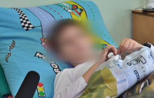 Ставили на колени: в Кропивницком зверски избили школьника (видео)