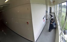 Обійняв як мати: в США тренер майстерно запобіг масовій стрілянині в школі (відео)